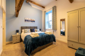 Caer Fedwen Barns Clwyd Cottage Two Bed, Barn Conversion with Private Hot Tub